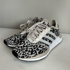 Adidas Women's swift run x